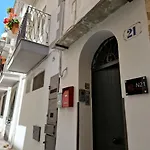 N21